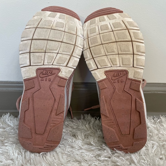 Nike Air Max Motion Running Shoes in Particle Pink - Picture 10 of 12